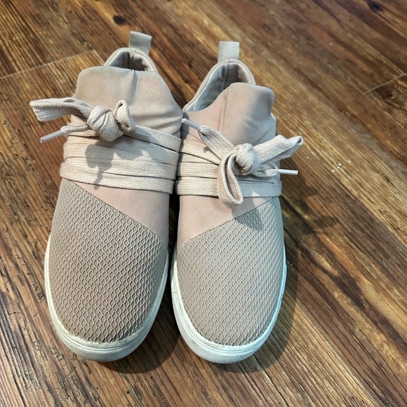 Light Pink Casual Sneaker! - Picture 2 of 3
